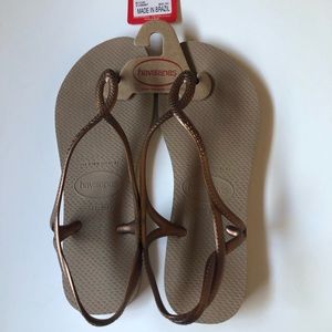 Havaianas Luna Rose Gold Sandal 9/10